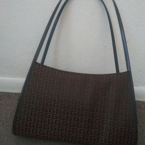 Women's handbags